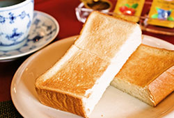 朝食