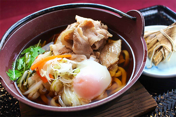 鉄鍋肉うどん